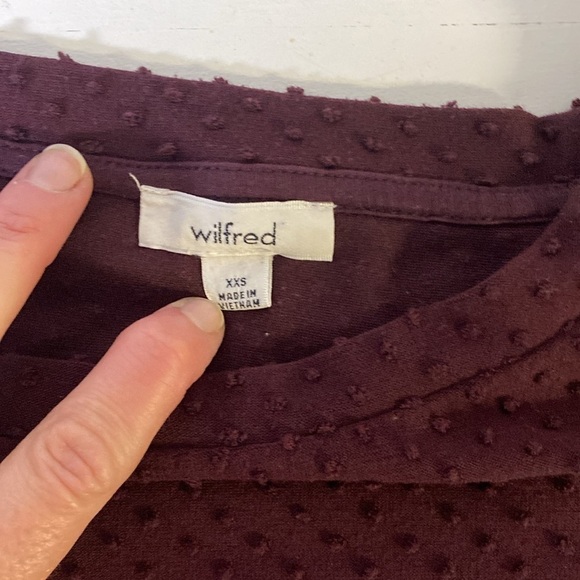 Aritizia Wilfred Burgundy Swiss Dot Top Size XXS - Picture 4 of 7